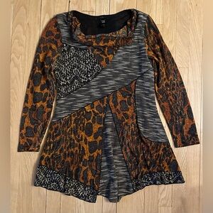 Women’s Scrap Work Animal Print Knit Long-Sleeved Tunic, Size Small